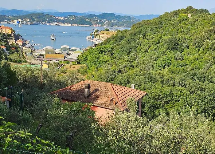 Apartment Casa Amelia Le Grazie (Liguria)